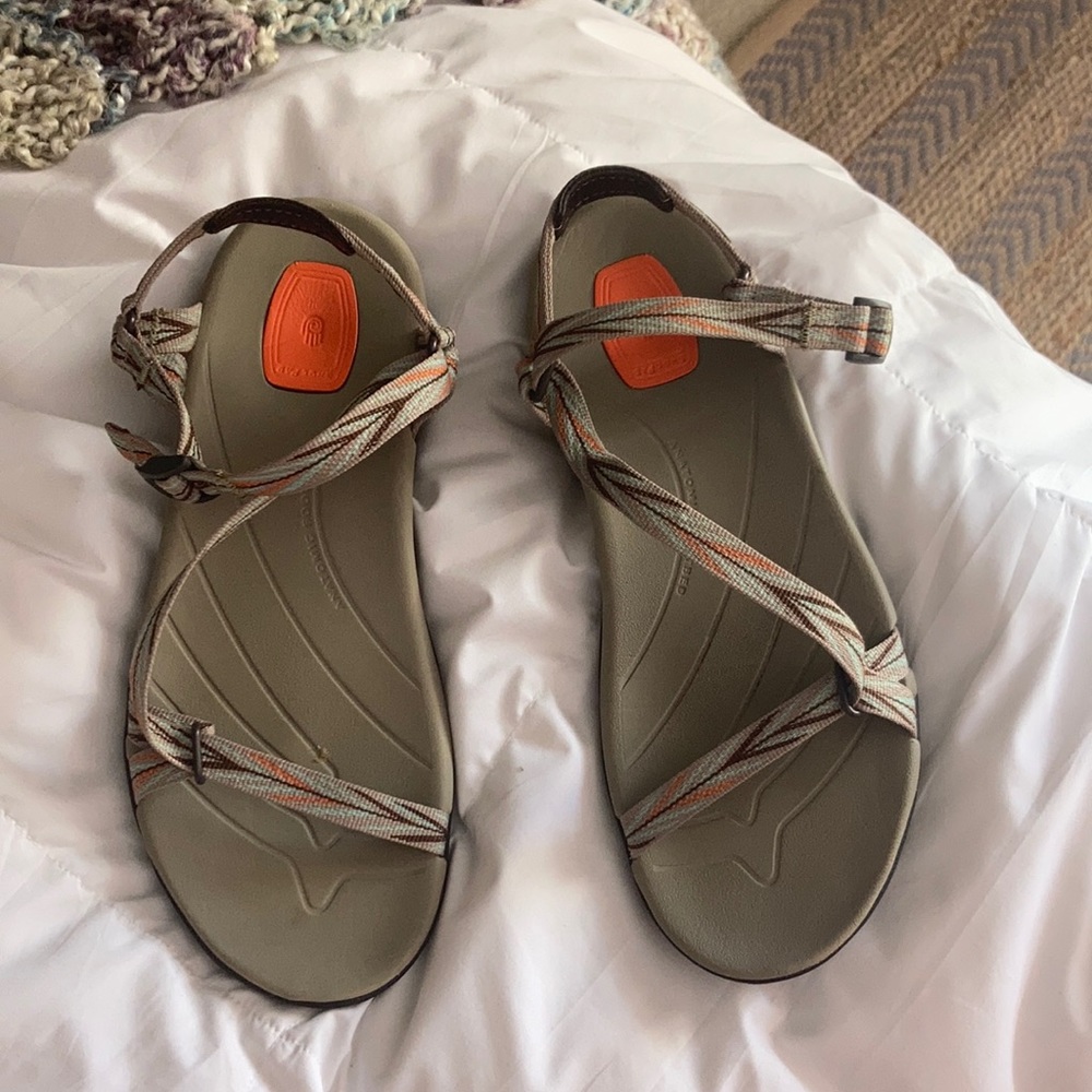 TEVA sandal excellent condition